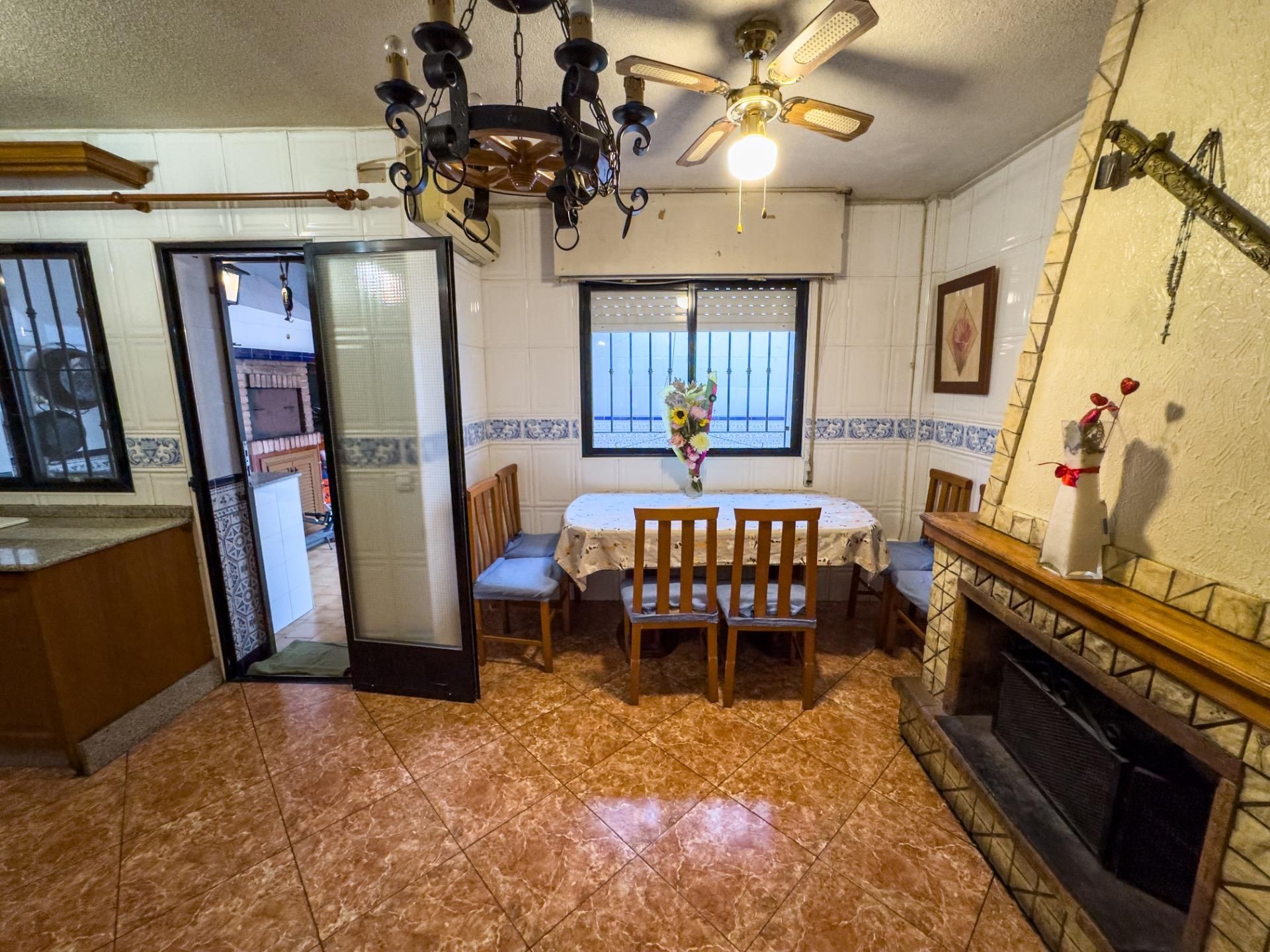 Dining room of Single-family semi-detached for sale in  Murcia Capital  with Air Conditioner, Terrace and Storage room