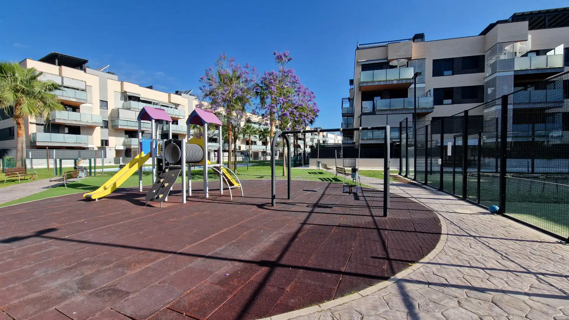 Terrasse von Dachboden zum Verkauf in San Juan de Aznalfarache mit Klimaanlage, Abstellraum und Gemeinschaftspool