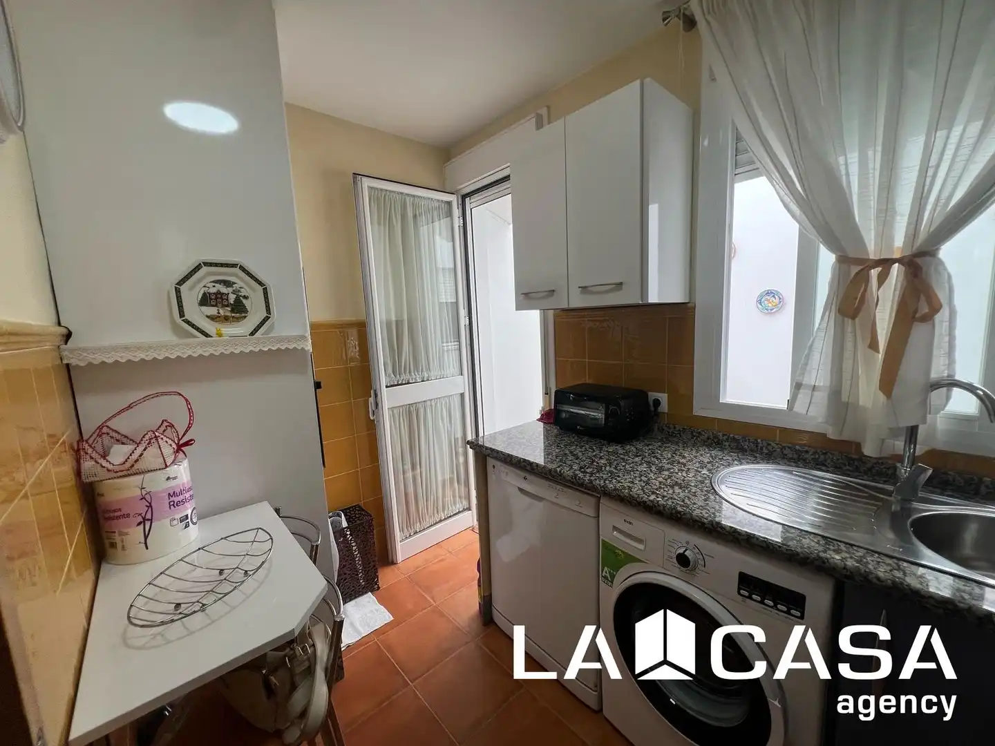 Cocina de Planta baja en venta en Dos Hermanas con Aire acondicionado y Terraza
