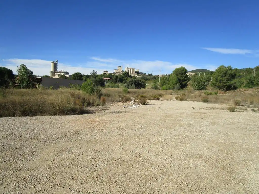 Industrial land for sale in Buñol