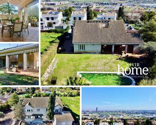 Vista exterior de Casa o xalet en venda en Tomares amb Aire condicionat, Jardí privat i Parquet