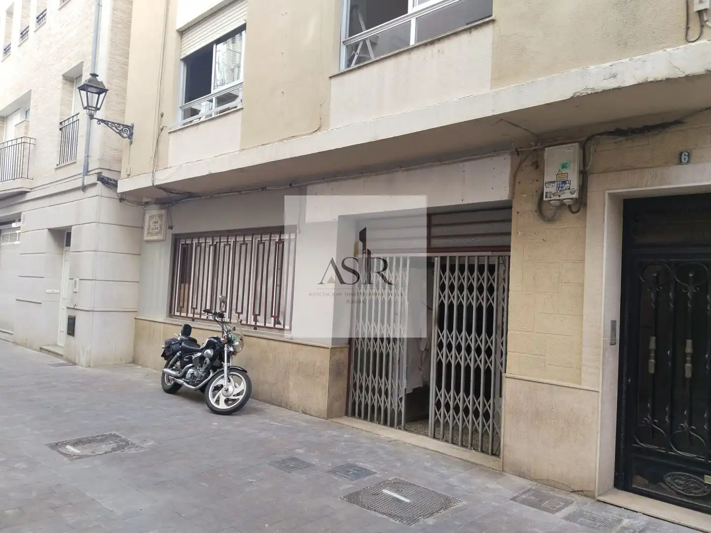 Vista exterior de Local en venta en Alzira