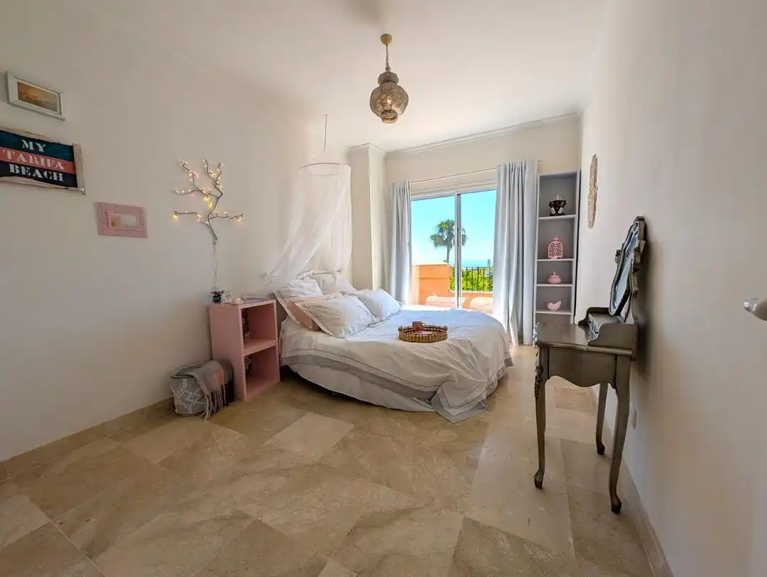 Habitación de Casa o chalet en venta en La Alcaidesa con Aire acondicionado, Calefacción y Jardín privado
