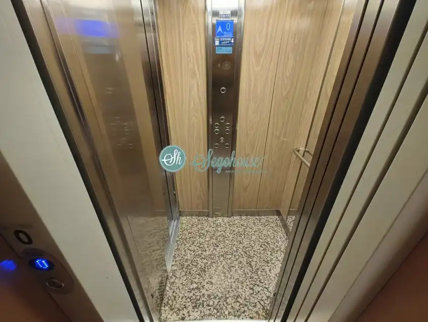 Piso en venta en Segovia con Calefacción, Parquet y Trastero