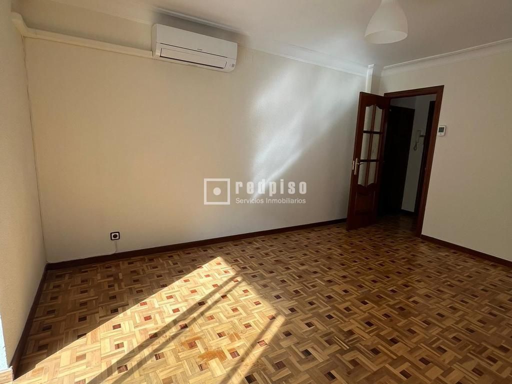 Dormitori de Pis de lloguer en  Madrid Capital amb Aire condicionat, Calefacció i Parquet