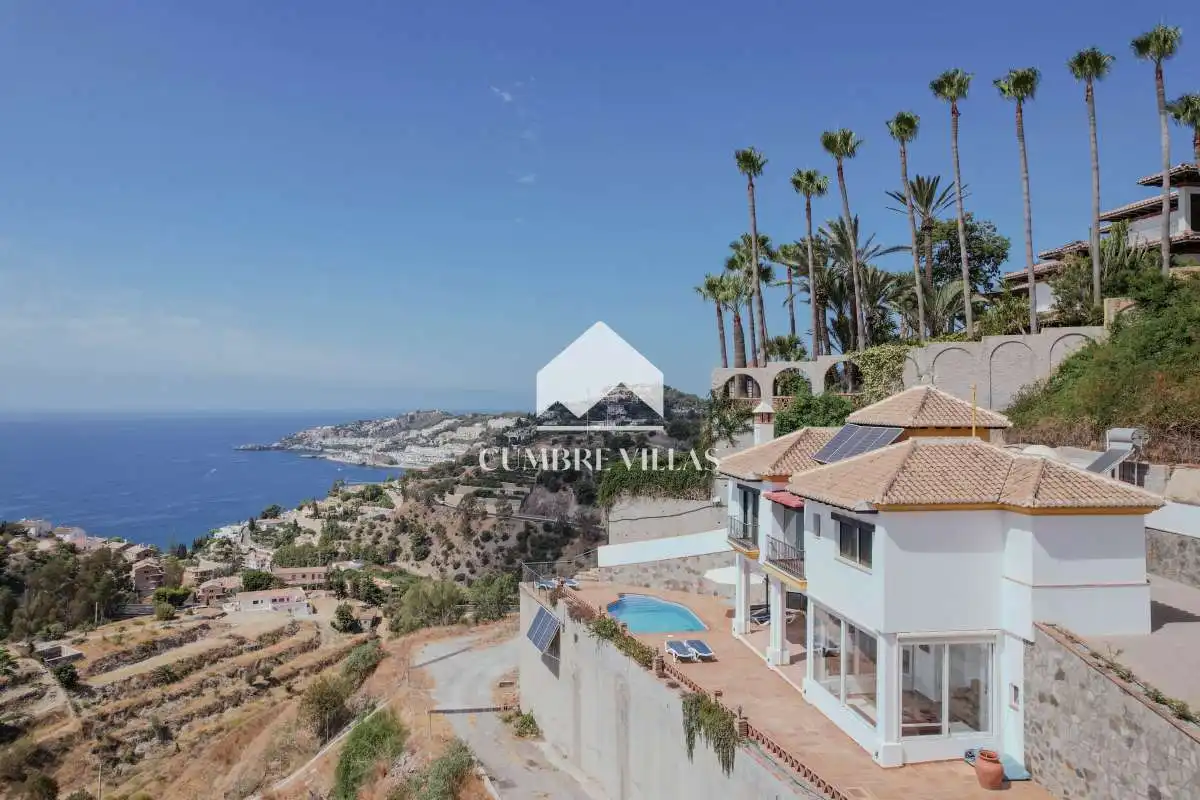 Vista exterior de Casa o chalet en venta en Almuñécar con Terraza, Amueblado y Internet