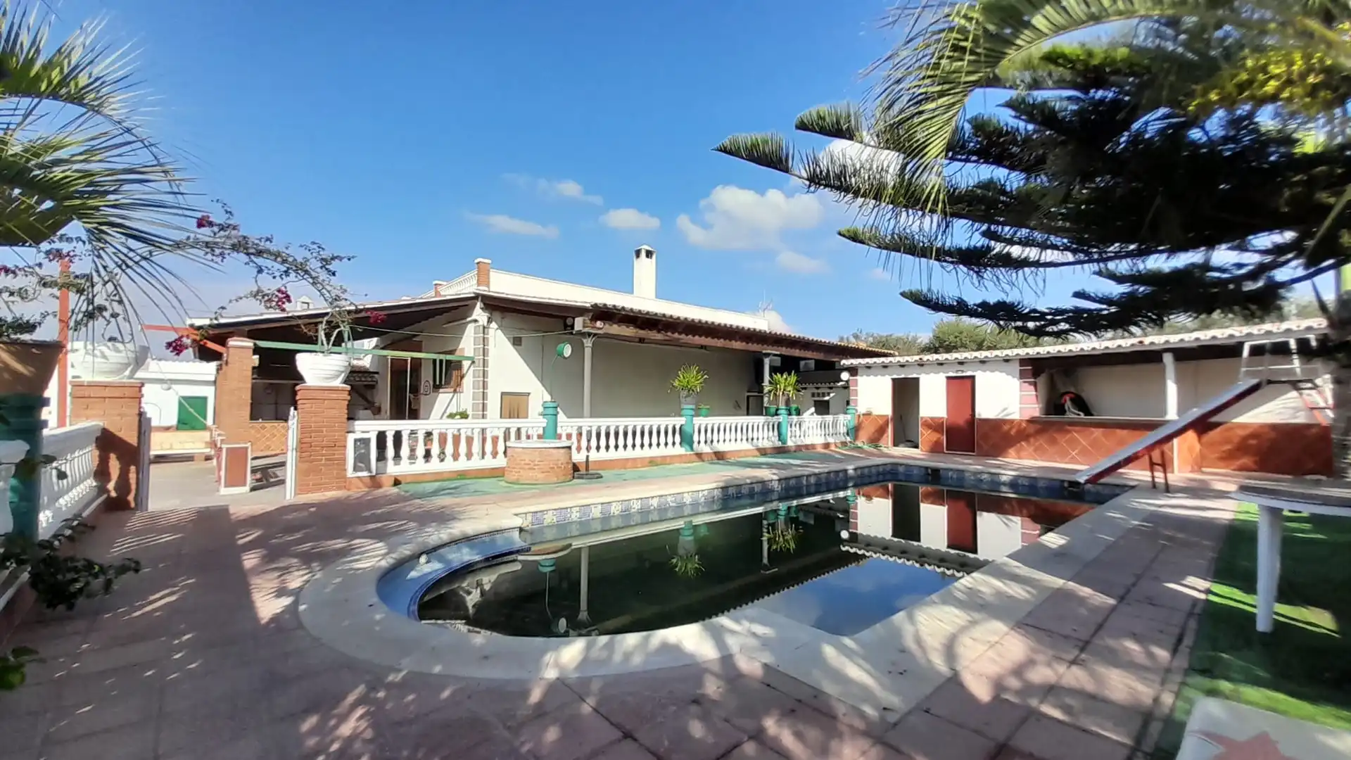 Chalet con piscina en venta en Playa de Granada, imagen 2