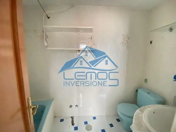 Badezimmer von Wohnung zum Verkauf in Villablino