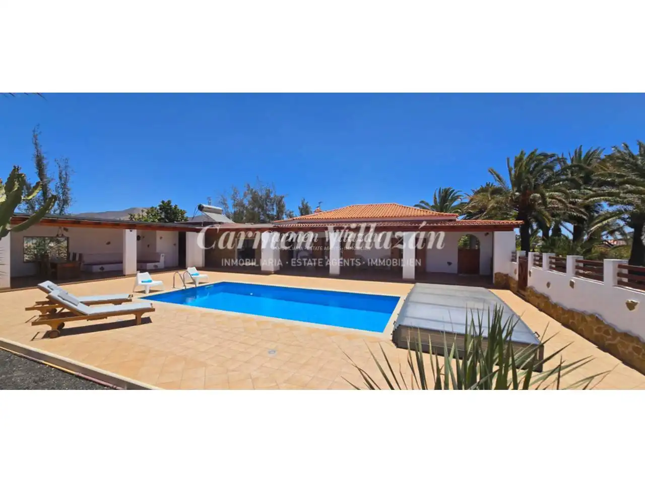 Exterior view of Houses for sale in Antigua  with Heating, Private garden and Terrace