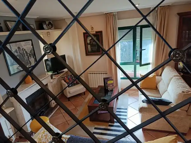 Sala de estar de Casa o chalet en venta en Teo con Calefacción, Jardín privado y Parquet