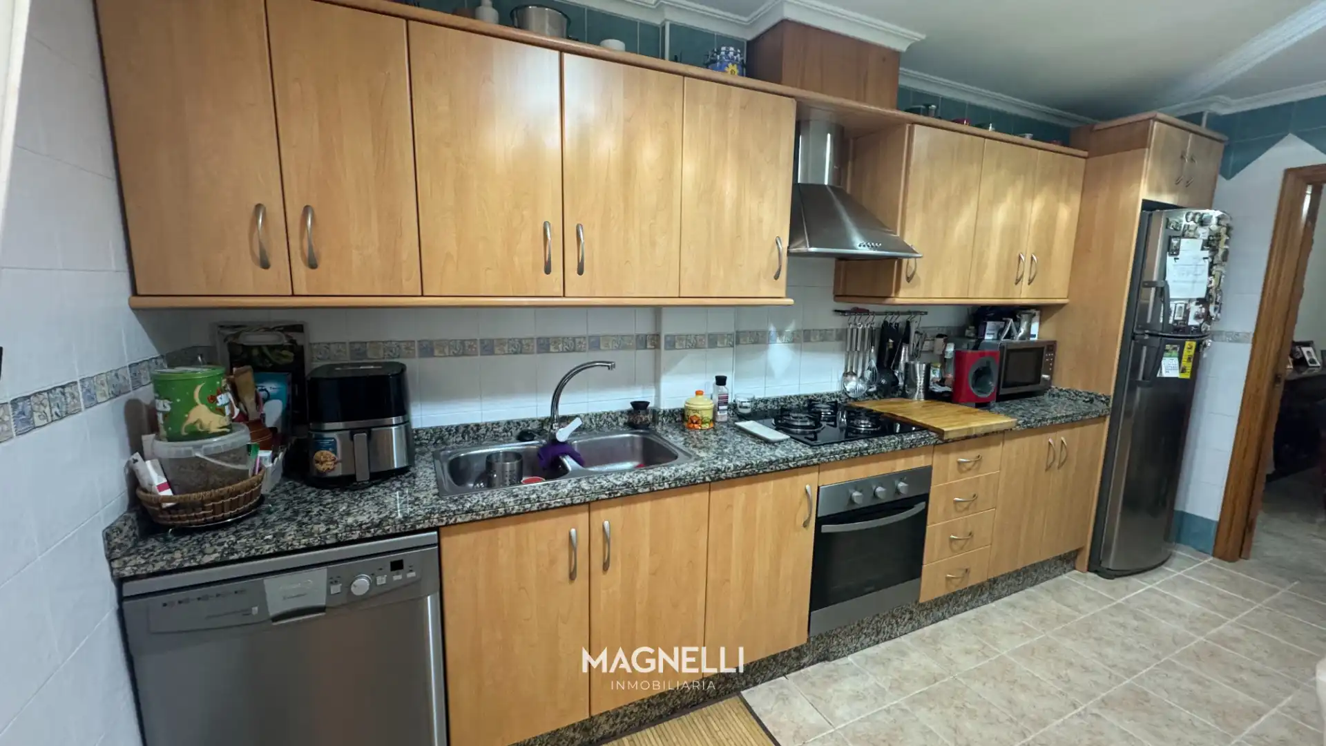 Cocina de Casa adosada en venta en Elda con Jardín privado, Amueblado y Balcón