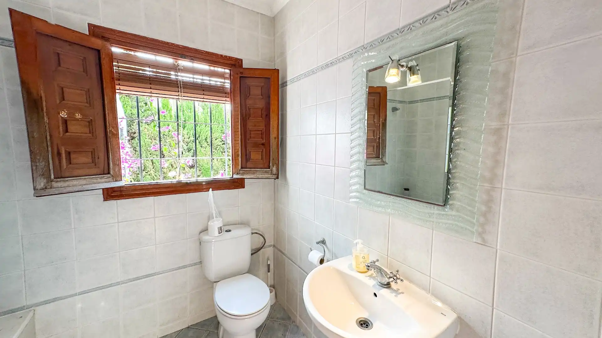 Bathroom of Houses for sale in Orihuela  with Air Conditioner, Swimming Pool and Furnished