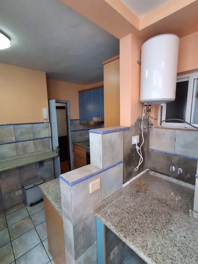 Cocina de Piso de alquiler en Las Palmas de Gran Canaria con Parquet, Horno y Balcón