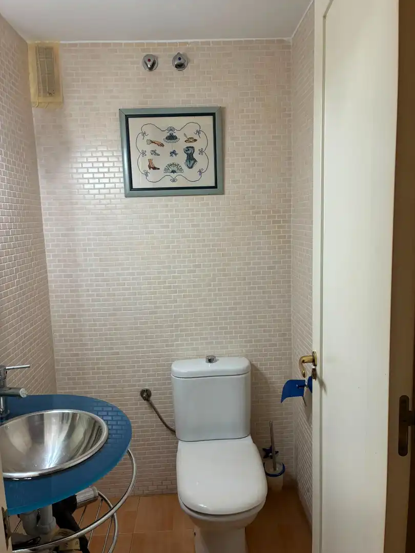 Baño de Piso en venta en Algeciras con Aire acondicionado, Amueblado y Horno