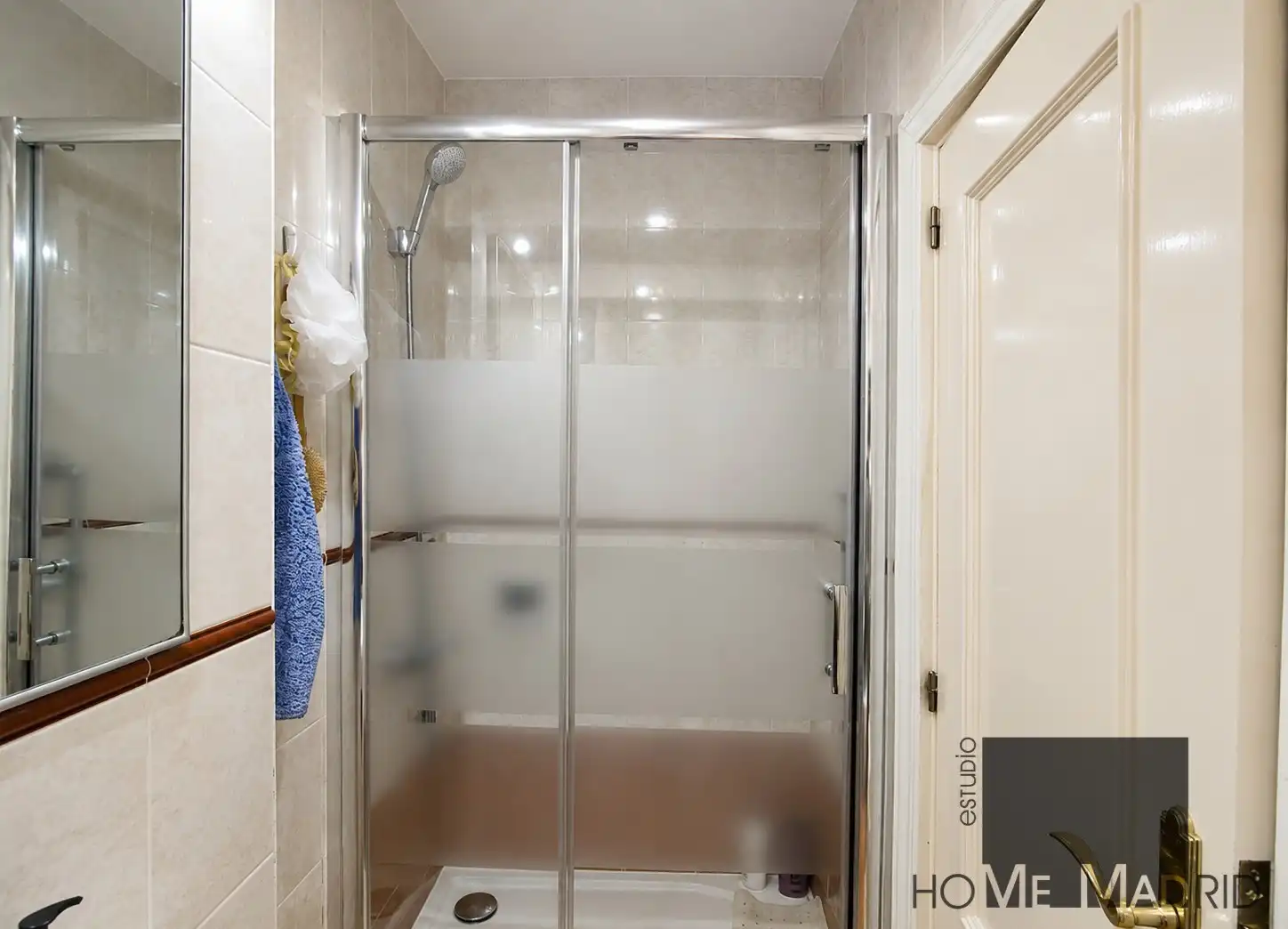 Bathroom of Flat for sale in Madrid  with Air Conditioner and Terrace