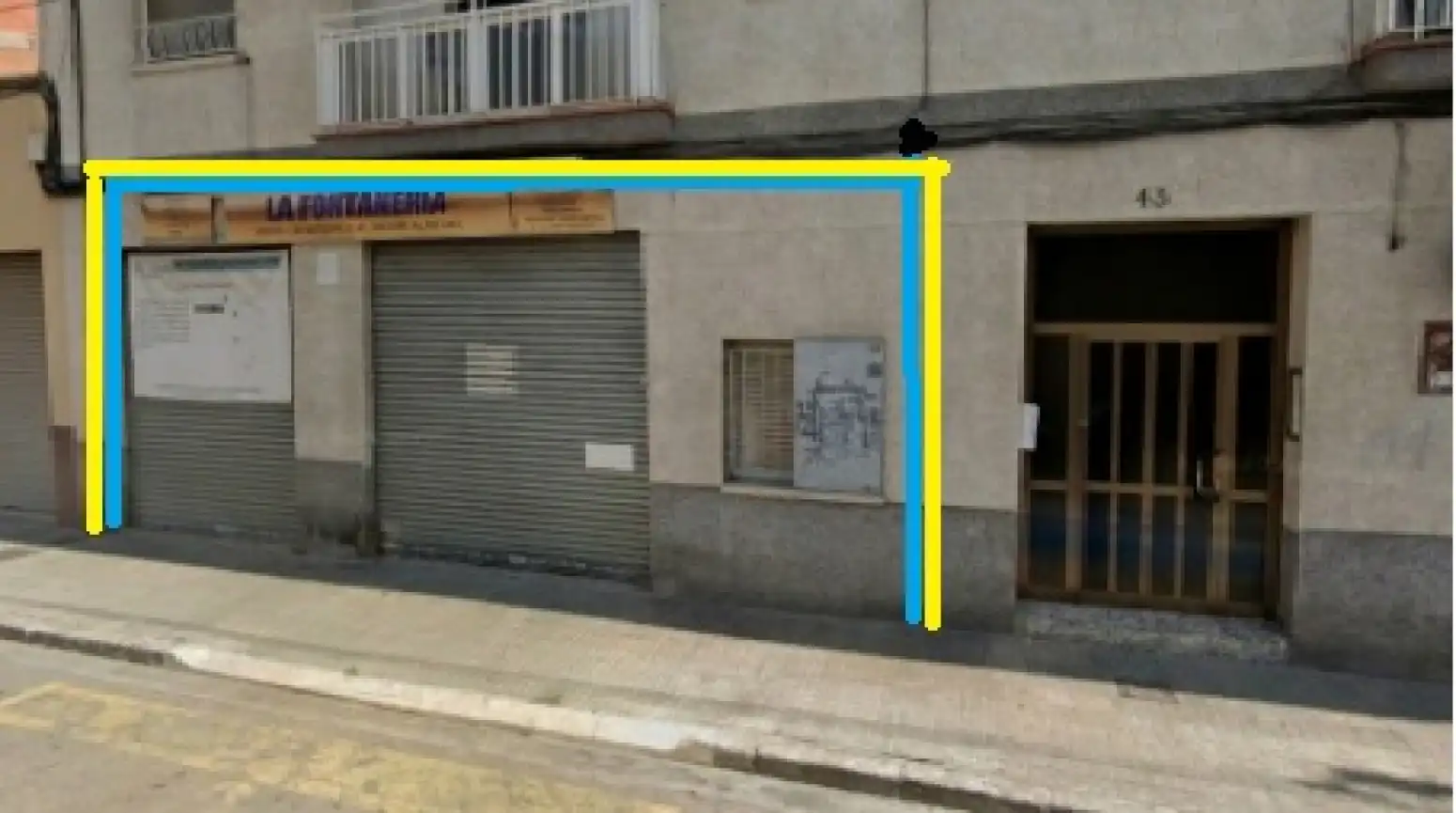 Vista exterior de Local en venda en Ripollet