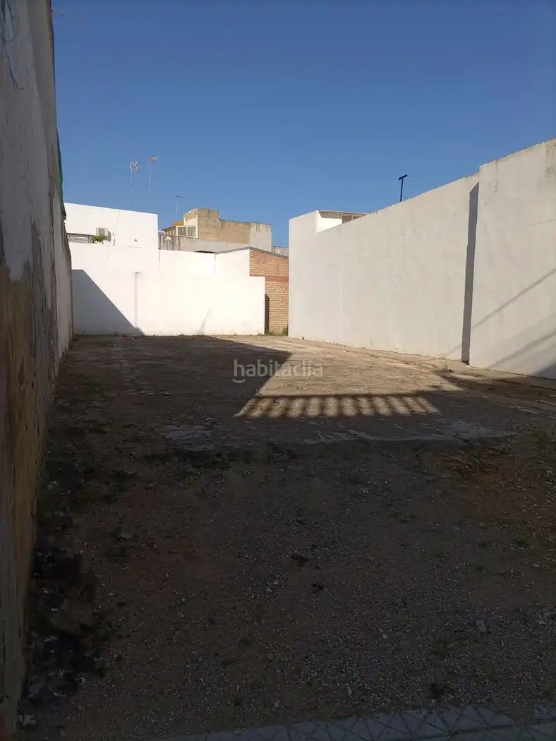 Lands and plots for sale in Calle Santa Lucía 8