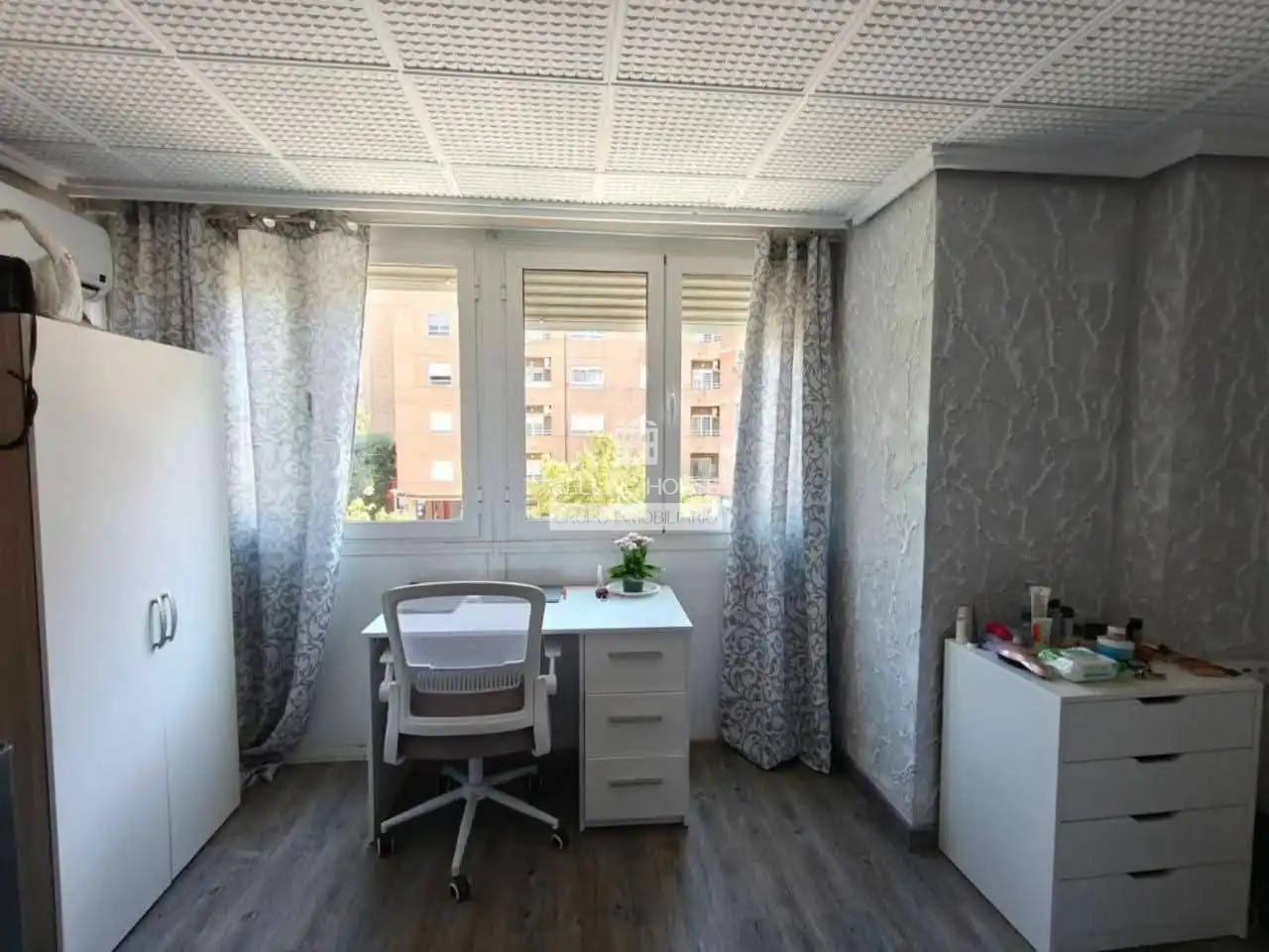Habitación de Piso en venta en Xirivella con Aire acondicionado y Amueblado