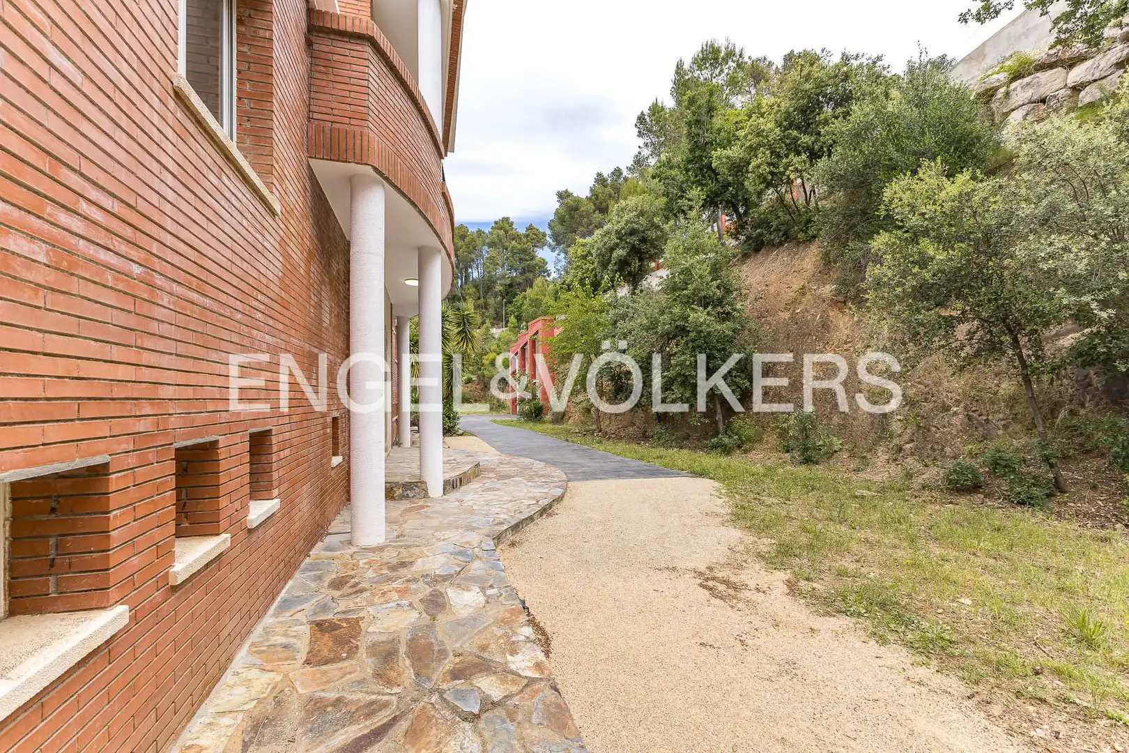 Vista exterior de Casa o chalet de alquiler en Corbera de Llobregat con Aire acondicionado, Calefacción y Jardín privado