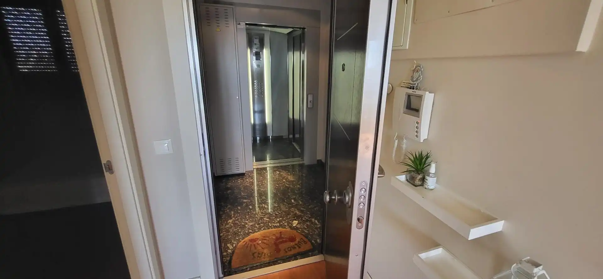 Attic for rent in Feria