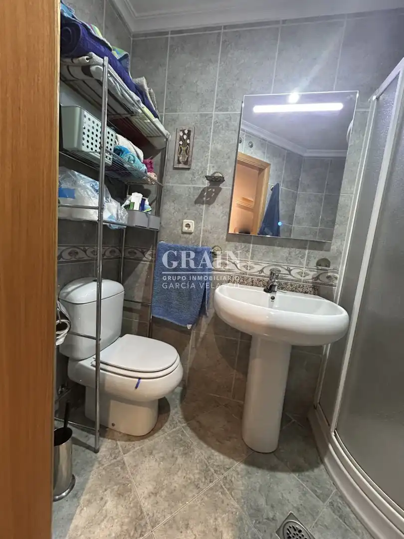 Baño de Apartamento de alquiler en Albacete con Aire acondicionado, Calefacción y Balcón