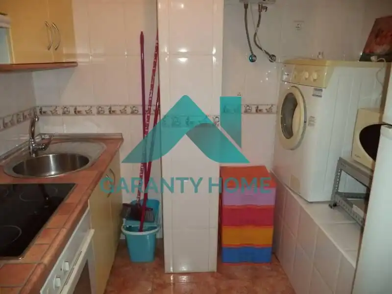 Cuina de Apartament de lloguer en Cáceres amb Aire condicionat i Moblat