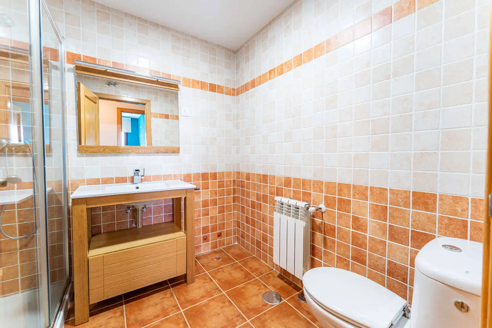 Bathroom of Flat for sale in Arroyomolinos (Madrid)  with Air Conditioner, Heating and Private garden