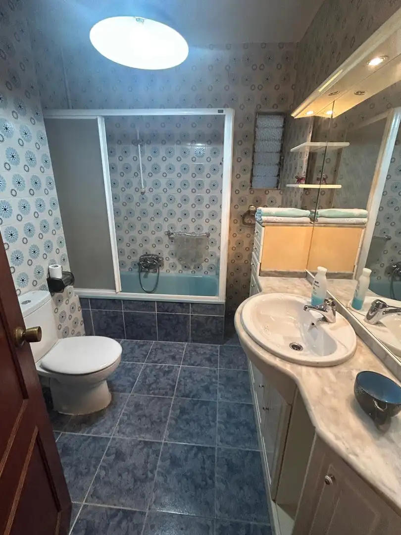 Bathroom of Flat for rent in Torrelavega   with Heating, Parquet flooring and Furnished