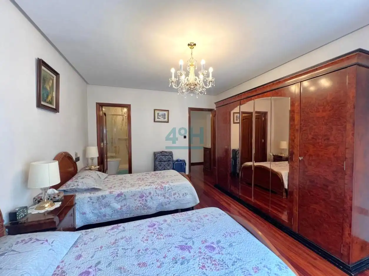 Bedroom of Flat for sale in Ourense Capital   with Heating, Parquet flooring and Storage room