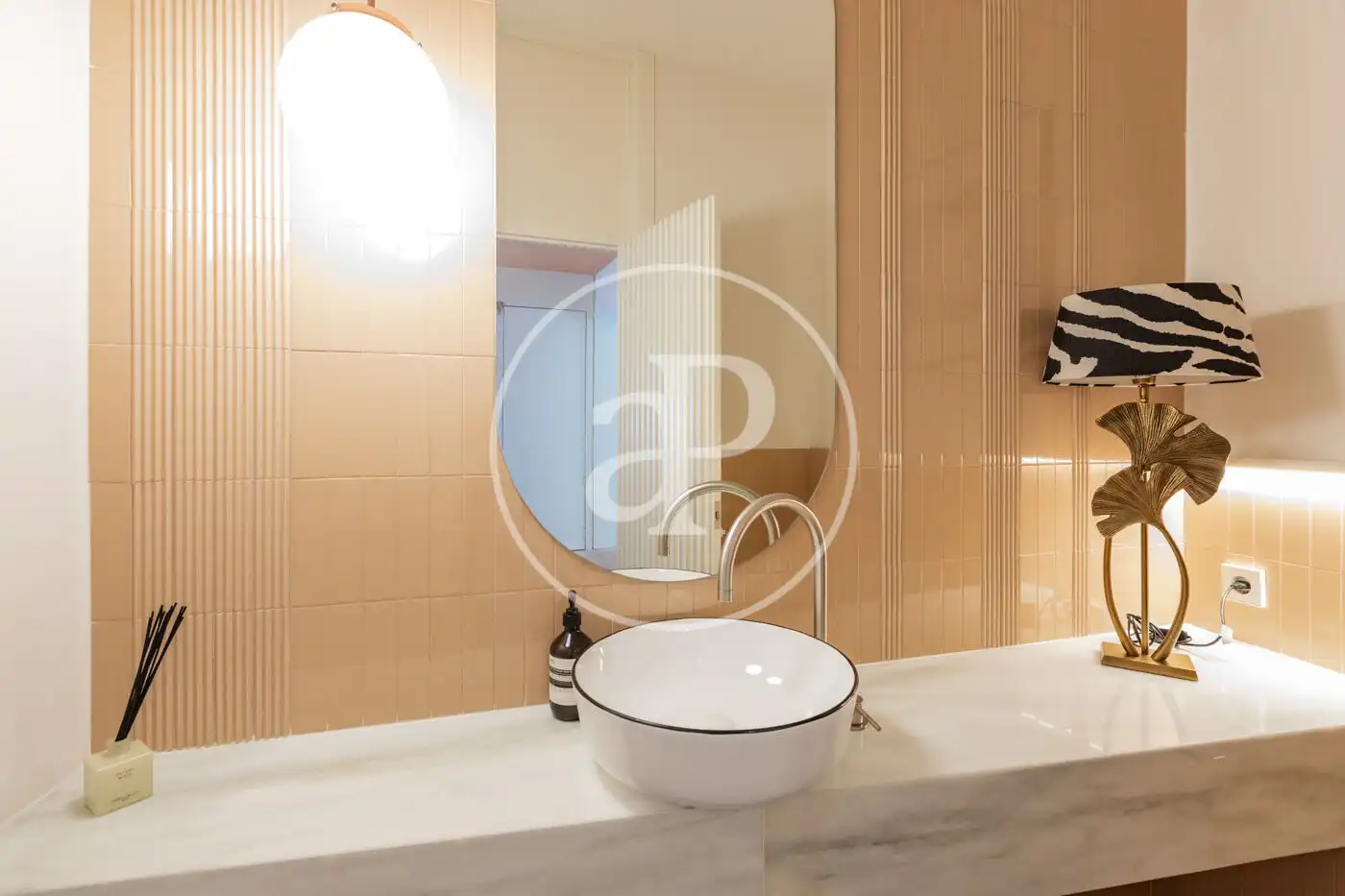 Badezimmer von Wohnung zur Miete in Madrid mit Klimaanlage, Heizung und Privatgarten
