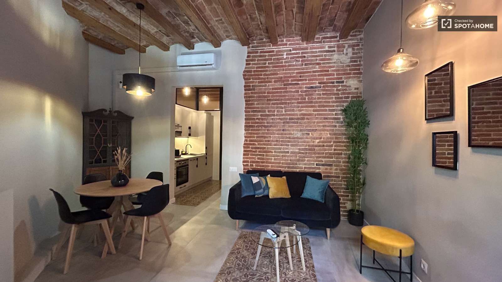 Sala d'estar de Estudi per a compartir en  Barcelona Capital amb Aire condicionat i Terrassa