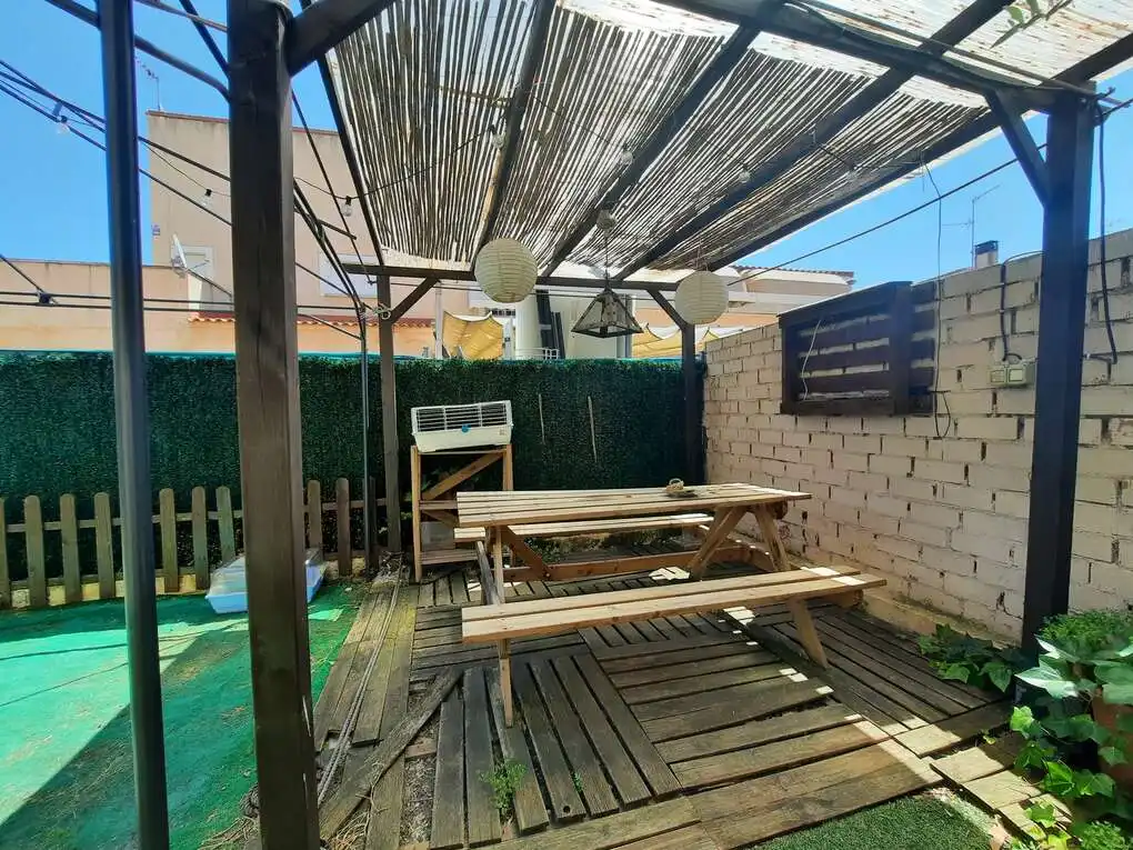 Terrasse von Einfamilien-Reihenhaus zum Verkauf in Escalona mit Klimaanlage, Heizung und Terrasse