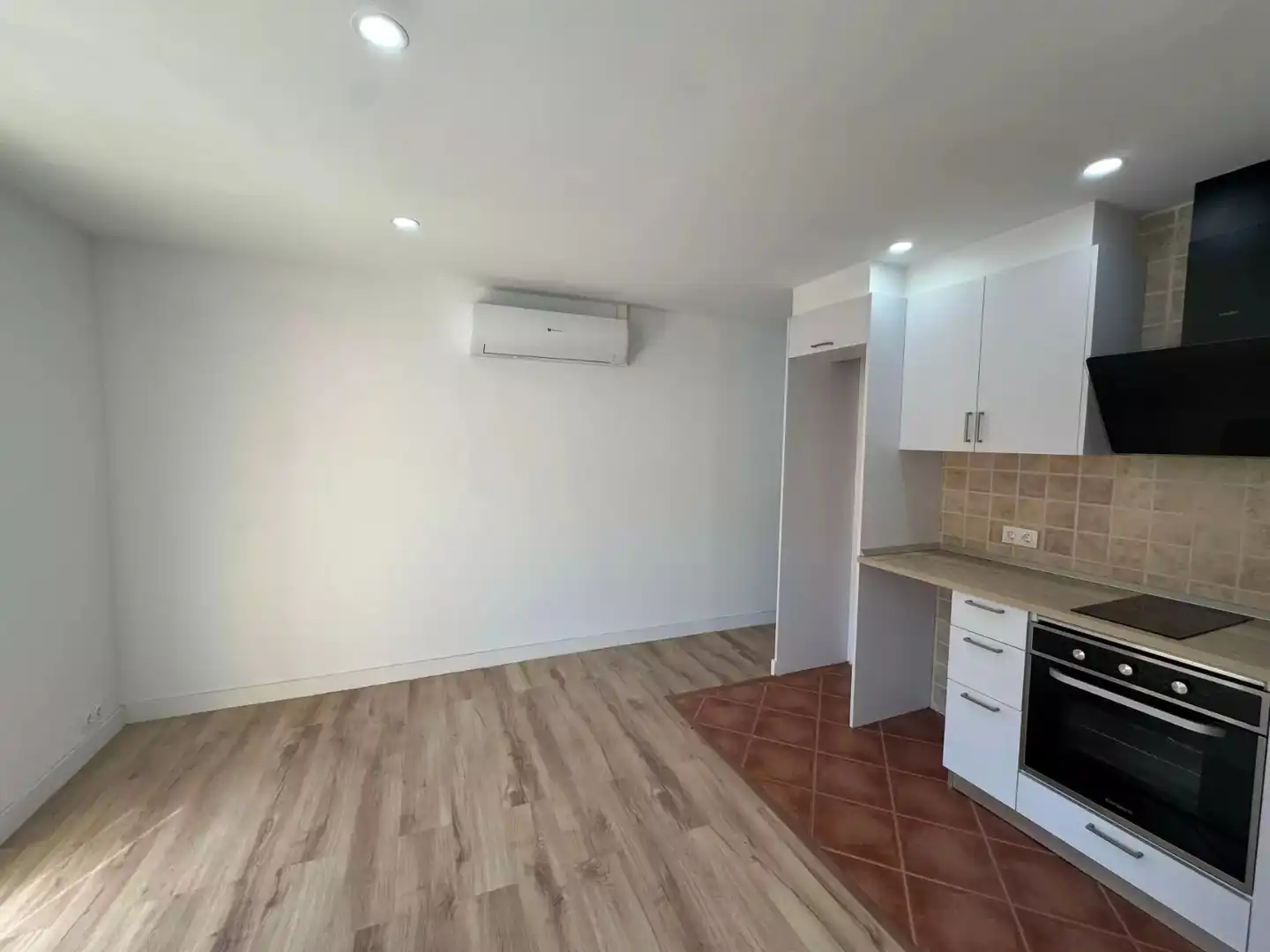 Flat for sale in Colera  with Air Conditioner, Parquet flooring and Balcony