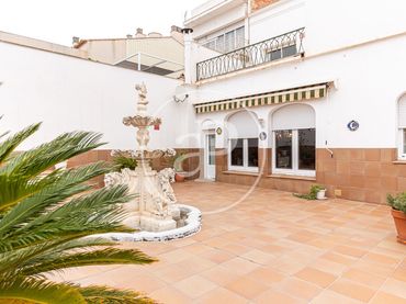 Casa con balcone in vendita a Creu Alta - Puiggener