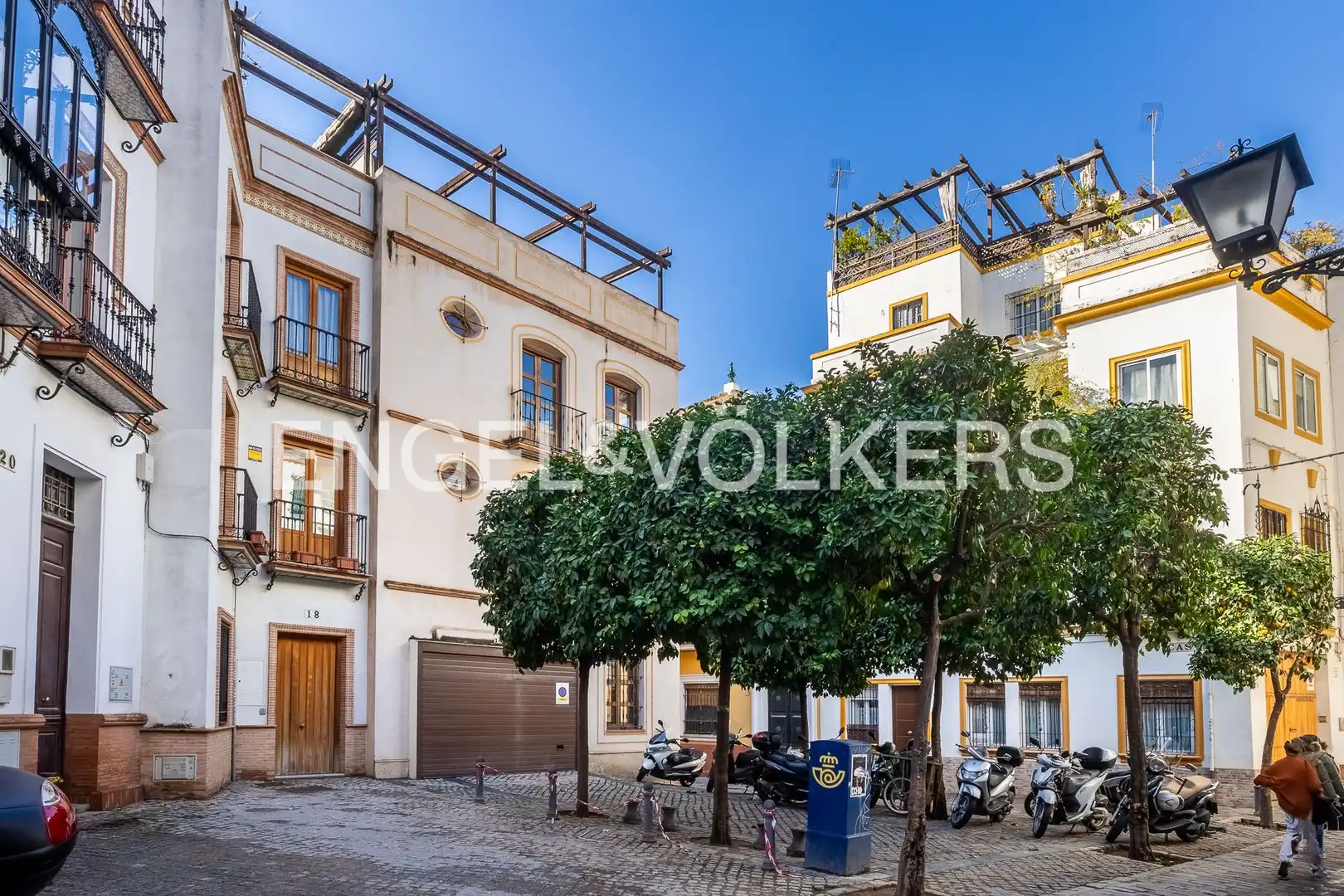Exterior view of Houses for sale in Sevilla  with Air Conditioner, Heating and Storage room
