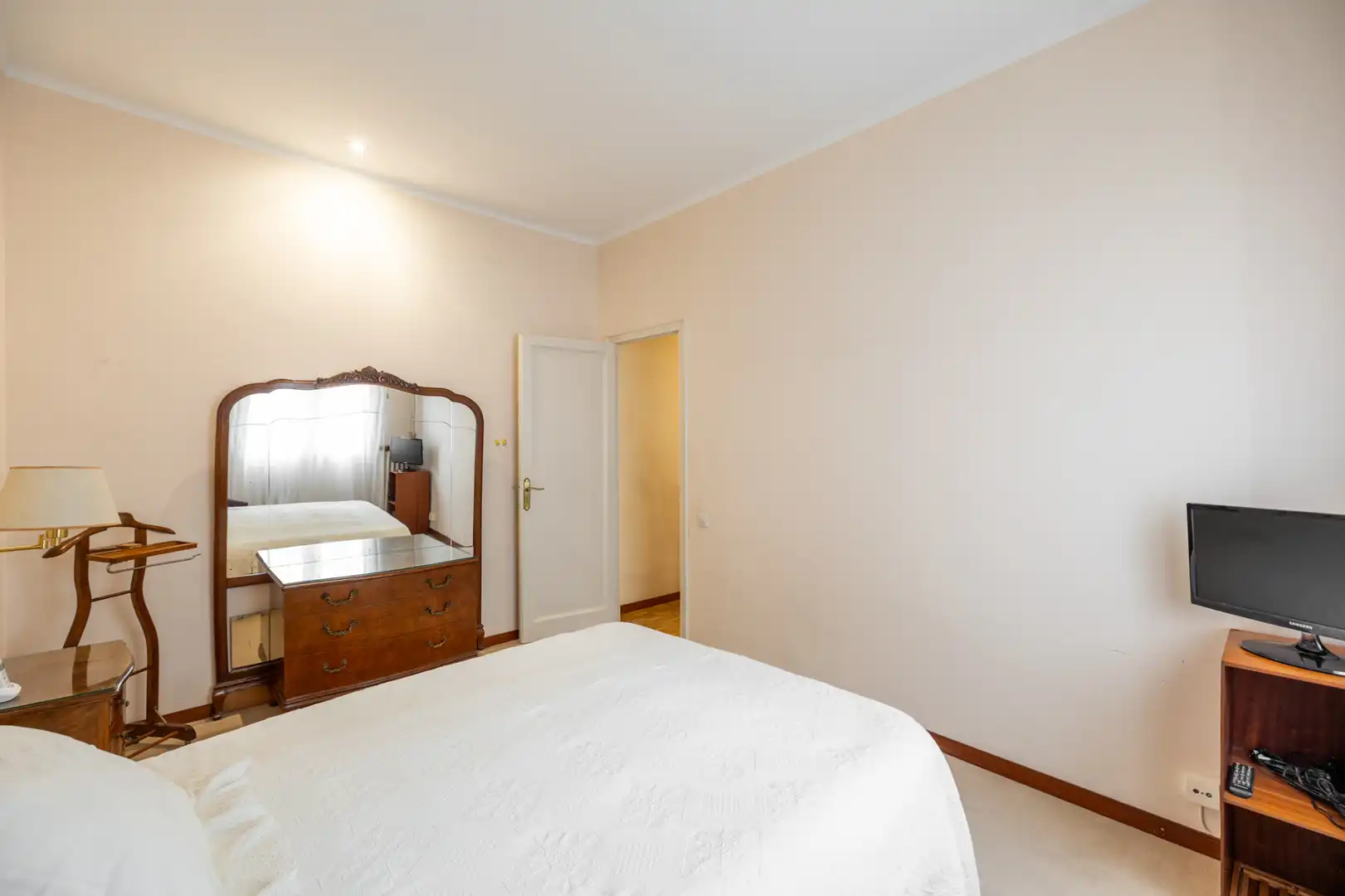 Bedroom of Flat for sale in Barcelona  with Heating, Parquet flooring and Furnished