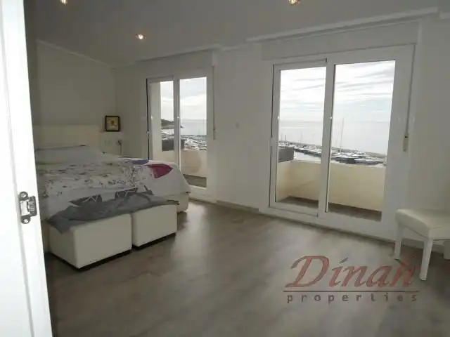 Schlafzimmer von Dachboden zum Verkauf in Altea mit Klimaanlage, Heizung und Terrasse