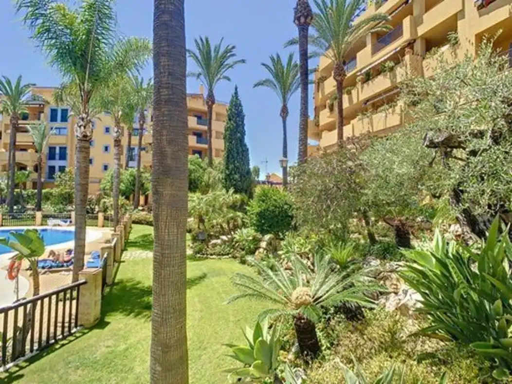 Apartamento con piscina en venta en San Pedro de Alcántara, imagen 8