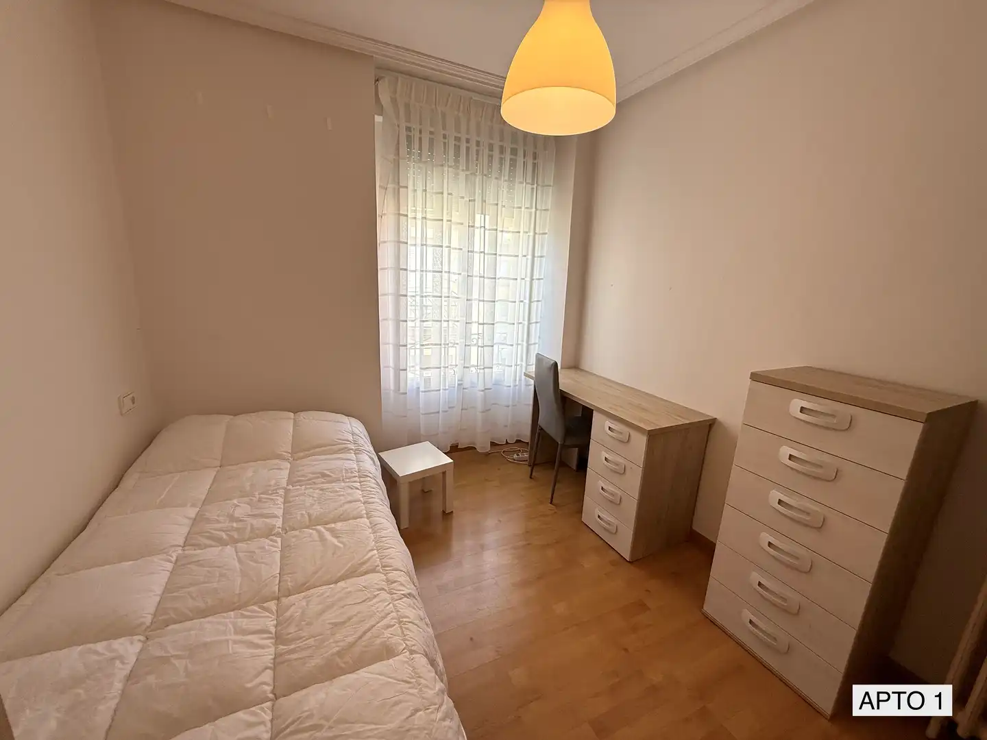 Habitación de Edificio en venta en León Capital 
