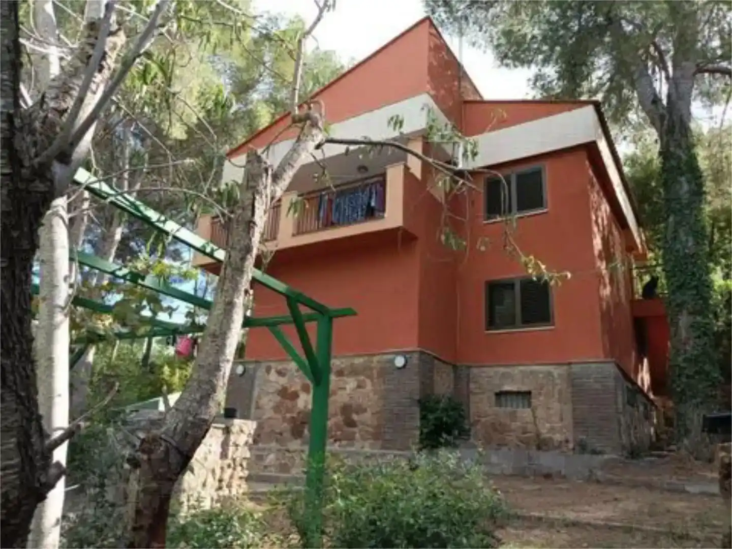Exterior view of Houses for sale in Gilet  with Air Conditioner, Private garden and Storage room