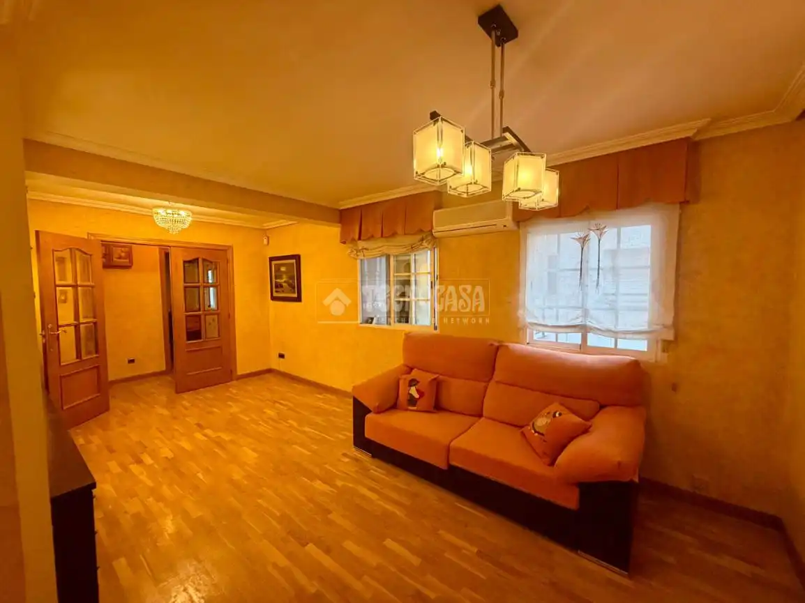 Sala d'estar de Pis en venda en Madrid