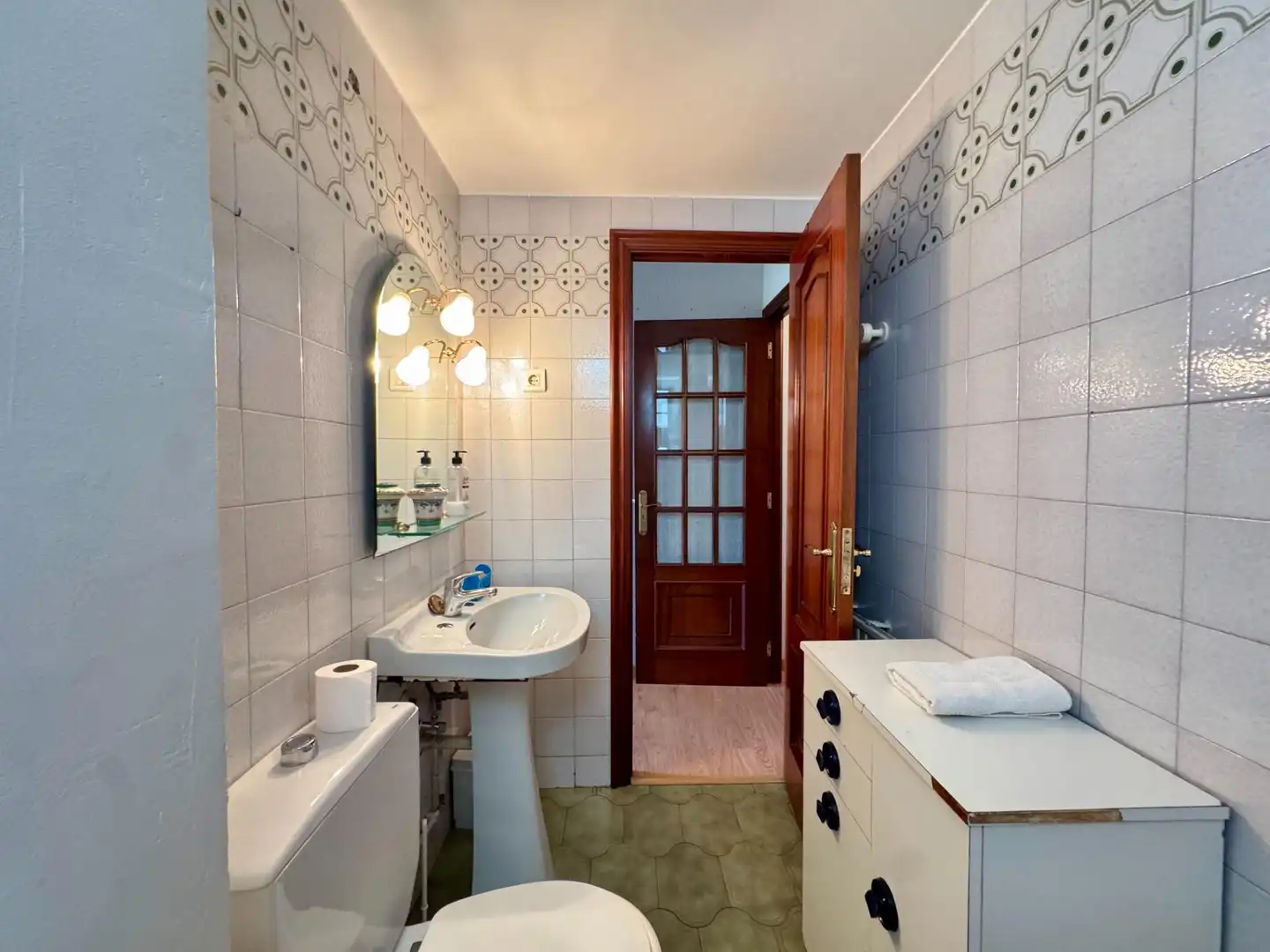 Baño de Piso en venta en Vigo  con Calefacción y Trastero