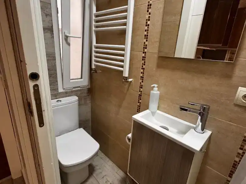 Badezimmer von Wohnung zur Miete in Salamanca Capital mit Klimaanlage