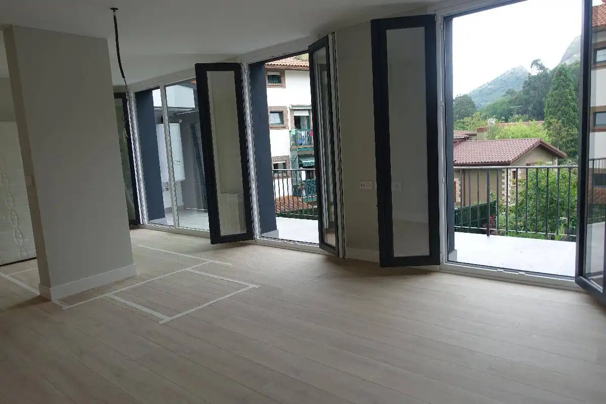 Piso en venta en Castro-Urdiales con Calefacción, Jardín privado y Balcón