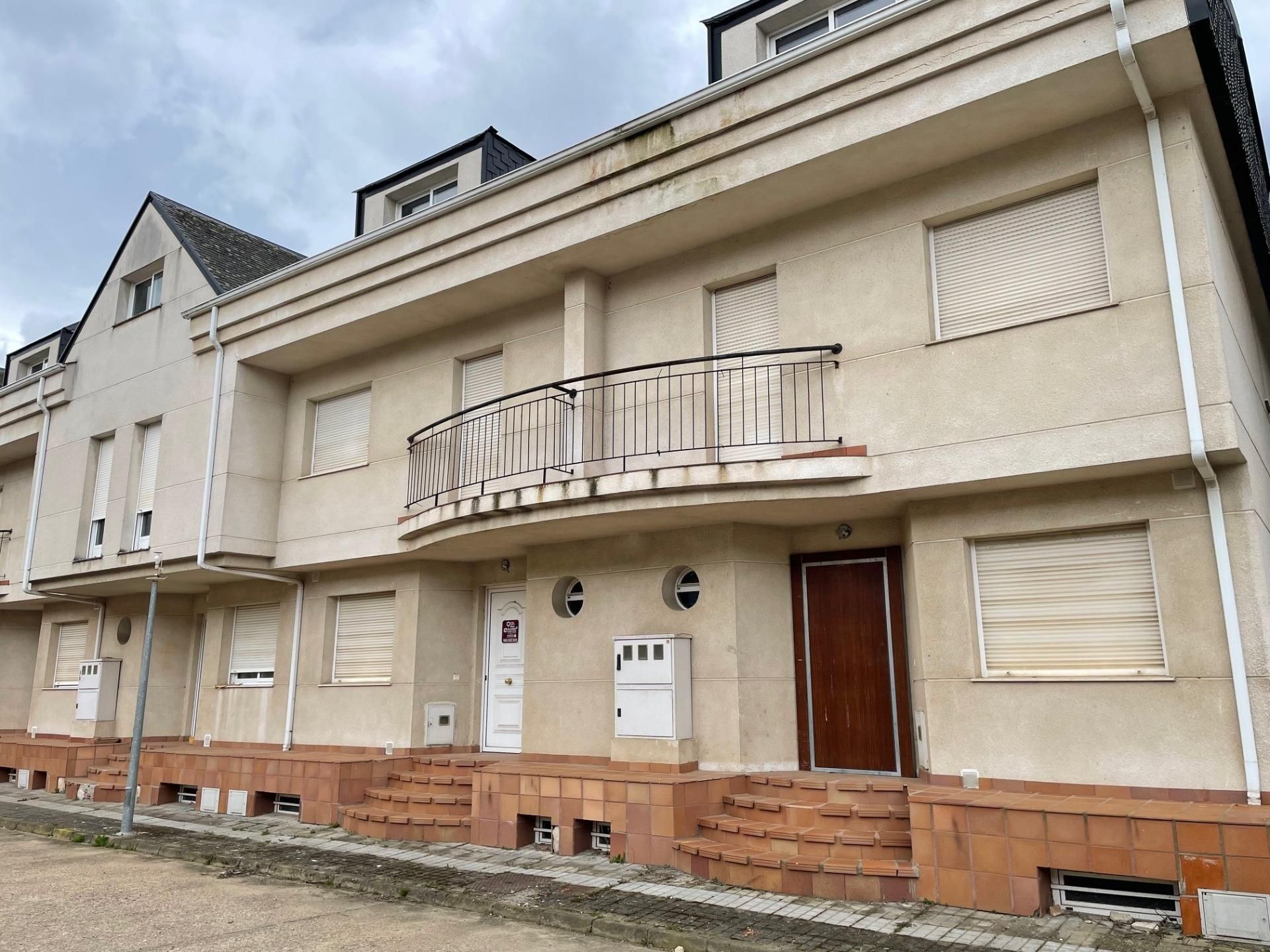 Exterior view of Single-family semi-detached for sale in Congosto  with Heating