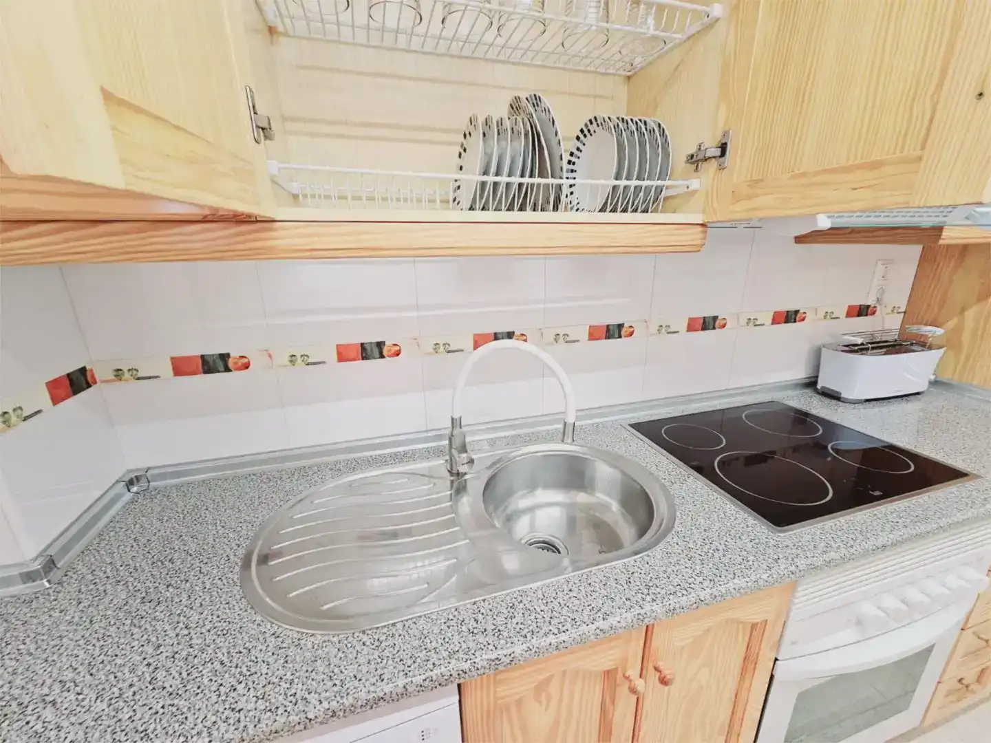 Küche von Wohnung zum Verkauf in Daya Vieja mit Klimaanlage, Schwimmbad und Balkon