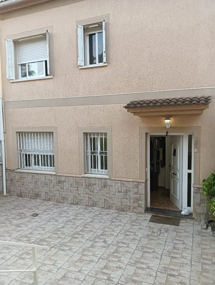 Vista exterior de Casa adosada en venta en Vilanova i la Geltrú con Aire acondicionado, Calefacción y Jardín privado
