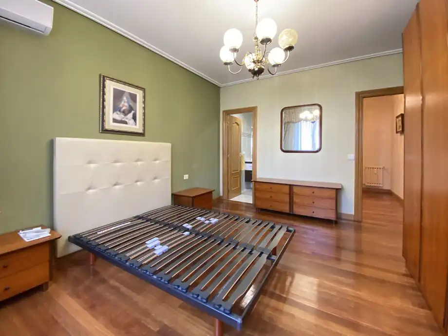 Habitación de Piso en venta en Vitoria - Gasteiz con Calefacción, Parquet y Trastero