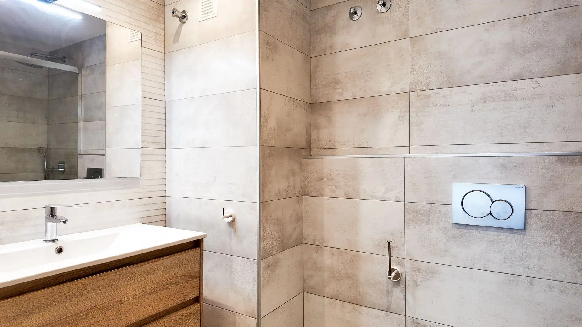 Bany de Apartament de lloguer en Valencia amb Aire condicionat, Calefacció i Terrassa