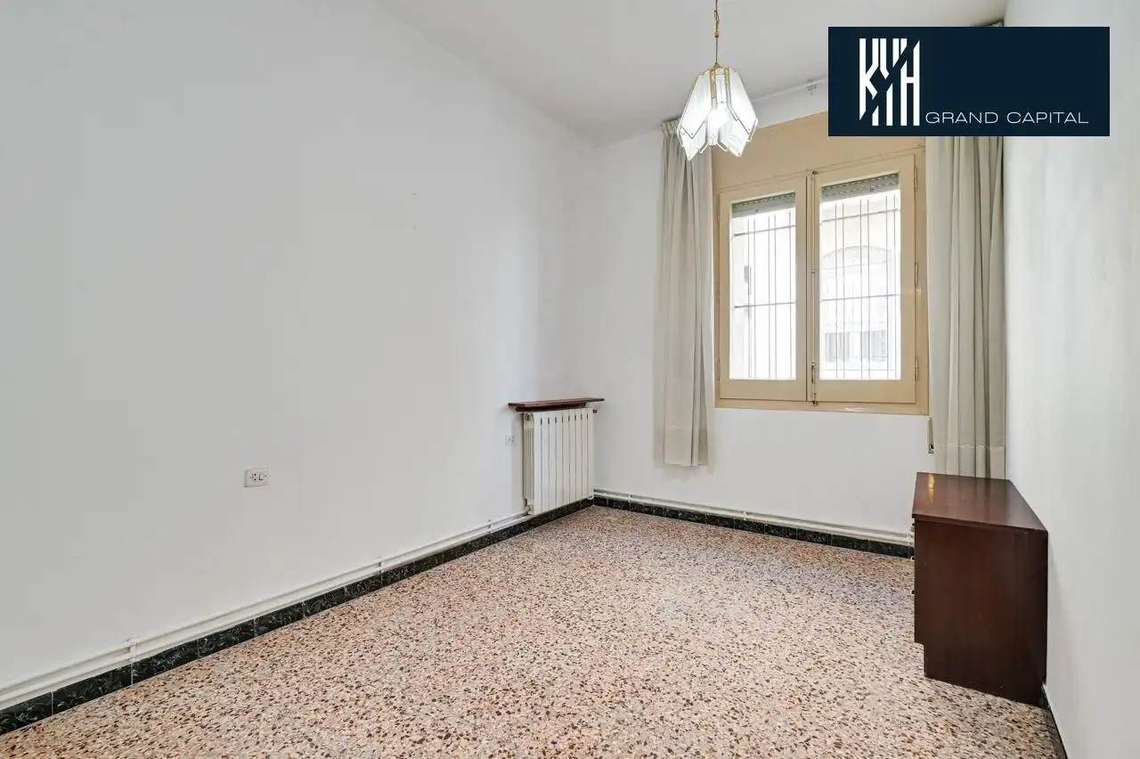 Schlafzimmer von Erdgeschoss zum Verkauf in Salt mit Heizung und Abstellraum